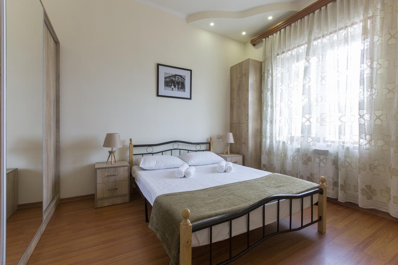 Umba Apartment N1 - 2 Bedrooms Erivan Exterior foto