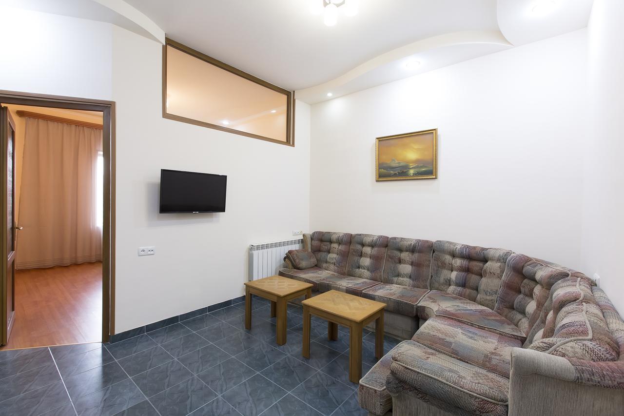 Umba Apartment N1 - 2 Bedrooms Erivan Exterior foto